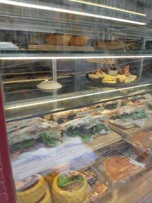 Linha22 Café & Mercearia