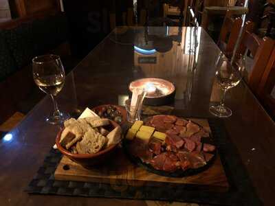 Robertine Tapas & Winebar