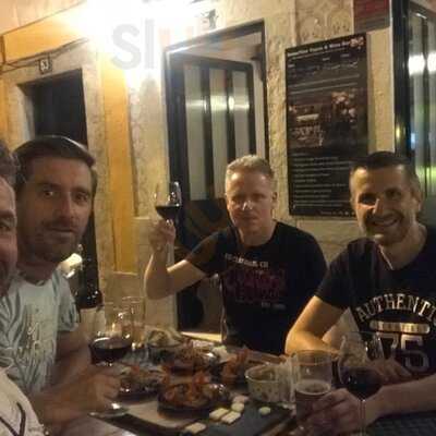 Robertine Tapas & Winebar