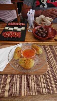 Robertine Tapas & Winebar