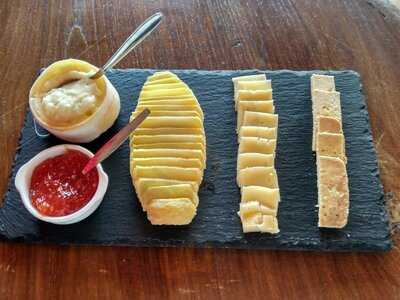 Wine Pier - Wine Bar & Tapas