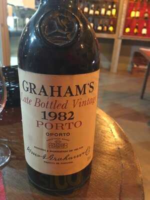 Wine Pier - Wine Bar & Tapas