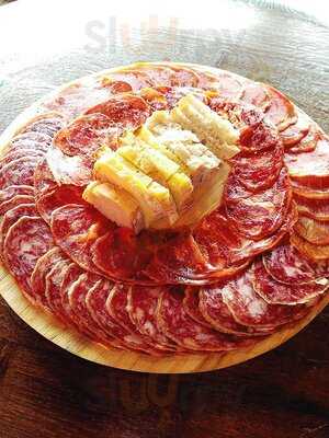 Wine Pier - Wine Bar & Tapas