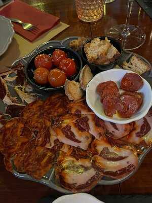 Tabernário Do Bairro