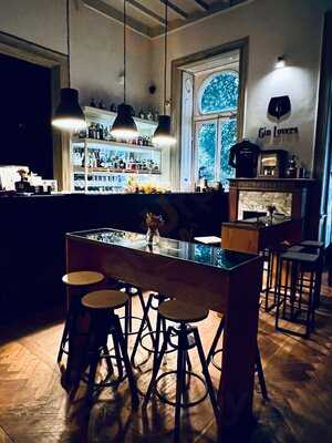 Gin Lovers Bar & Restaurant