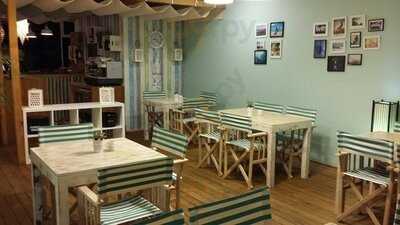 Quebra Onda Surf Cafe