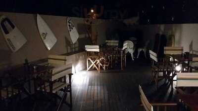 Quebra Onda Surf Cafe