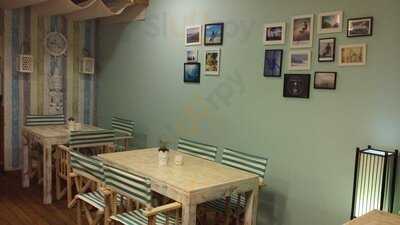 Quebra Onda Surf Cafe