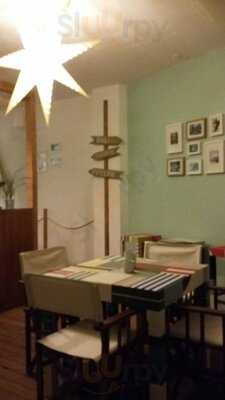 Quebra Onda Surf Cafe