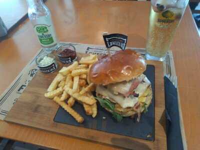 Lumberjack Burger & Beer