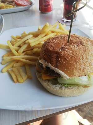 Pinoquio Breakfast Bar