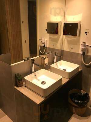 Spot Luggage & Lounge