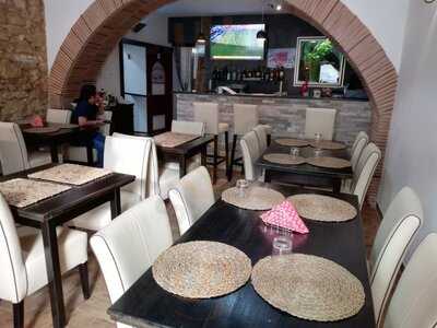 Mount Everest Restaurant And Bar Faro