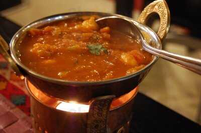 Everest Curry House Cascais