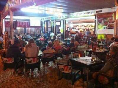 Pinoquio Breakfast Bar