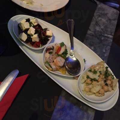 11 Tapas - Restaurante & Cocktail , Wine Bar