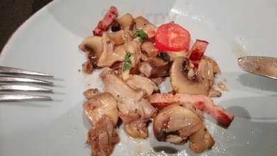 11 Tapas - Restaurante & Cocktail , Wine Bar