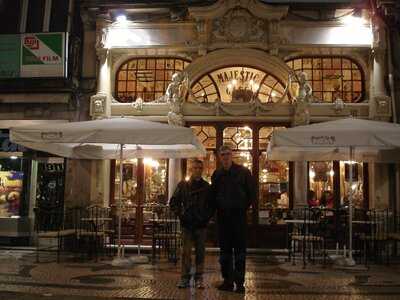 Majestic Café