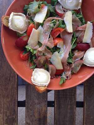 Zaza Sandwiches And Bar