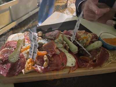 Josephine Bistrô & Bar