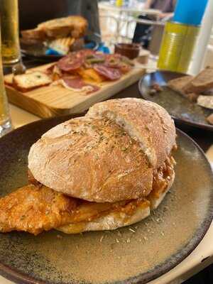 Josephine Bistrô & Bar