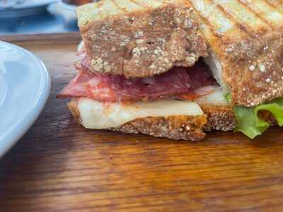 Café Penta - Tostas E Bolos A Metro