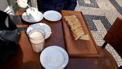 Café Penta - Tostas E Bolos A Metro