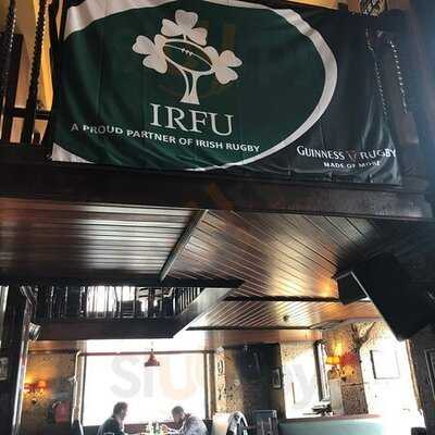 Hennessy's Irish Pub