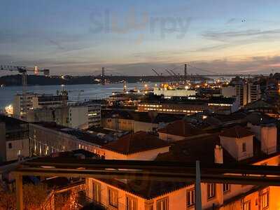 Noobai Rooftop Bar E Restaurante