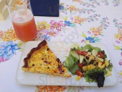 Dona Fucas - Craft Goods & Garden Café