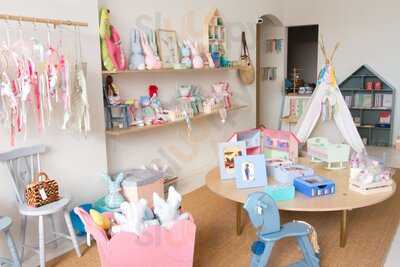 Dona Fucas - Craft Goods & Garden Café