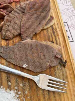 C.o.w Beef & Cocktails