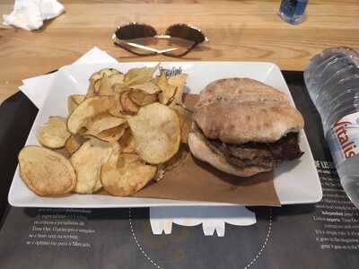 Henrique Sá Pessoa Food Corner