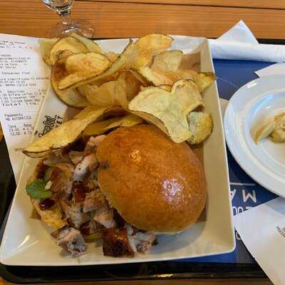 Henrique Sá Pessoa Food Corner