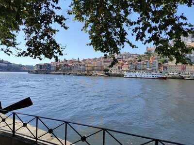 Dovrum Winebar Kitchen