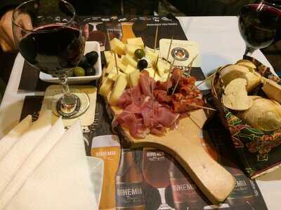 Uma Velha Tinha Um Gato