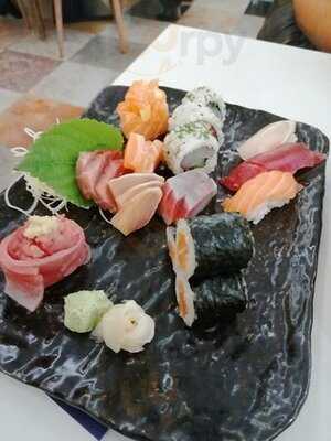 Tsukiji Restaurant, Wine & Sake Bar