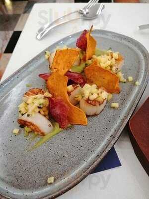 Tsukiji Restaurant, Wine & Sake Bar