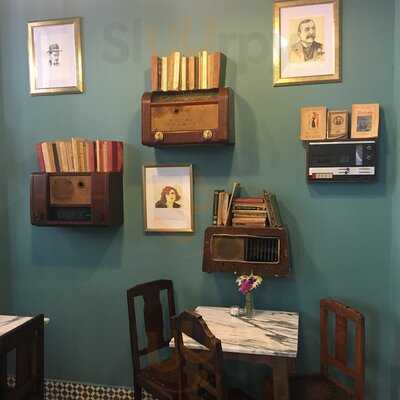 Há Café No Alfarrabista