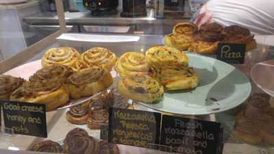 Rolls Brunch & Café