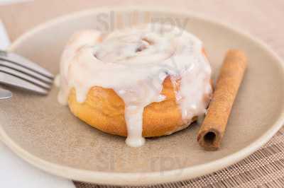 Rolls Brunch & Café