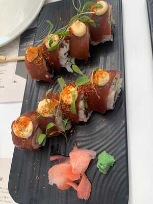 Este Oeste Pizza Sushi Café