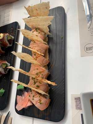 Este Oeste Pizza Sushi Café