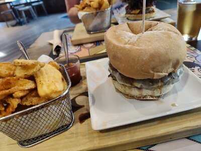 Santo Graal Burger & Grill