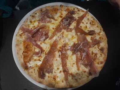 Lisbon Burger House & Pizza