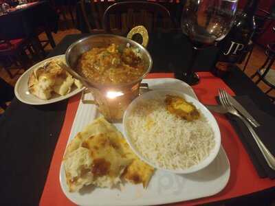 Hungry Eye Resturent Bar & Cafe