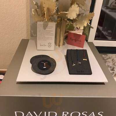 Corações Com Coroa Café