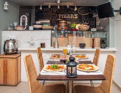 Pizzaria Artesanal Azeit'alhos Com Tomate