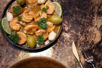 Three Bones Restaurant & Lounge