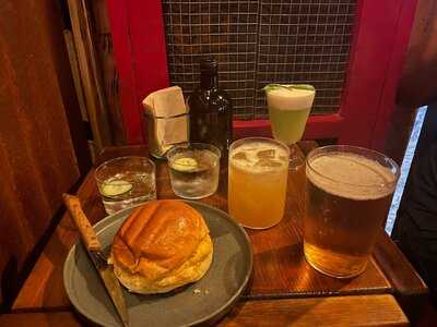 Imprensa Cocktail & Oyster Bar